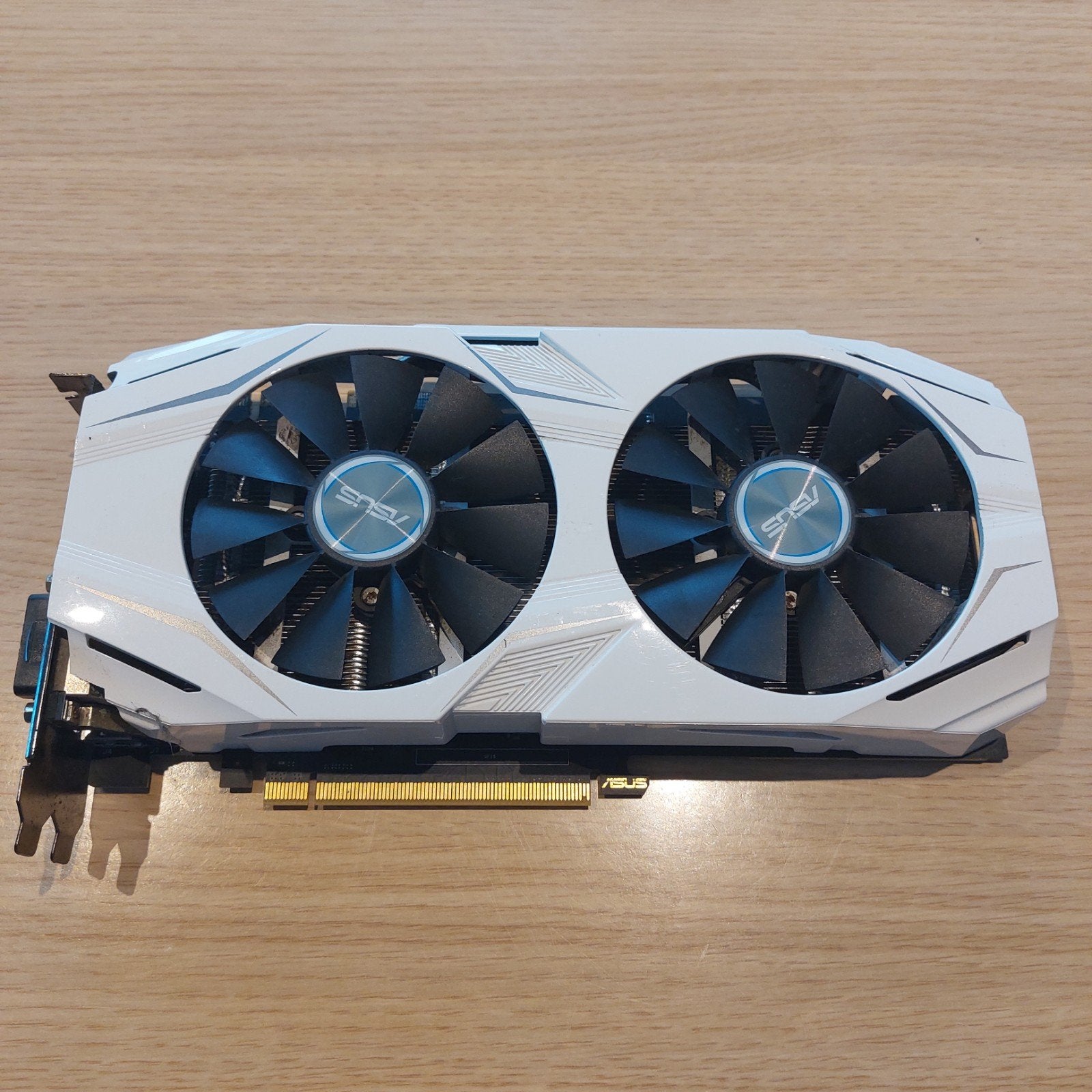 Nvidia Geforce GTX 1070 O8G, Computers en Software, Ophalen