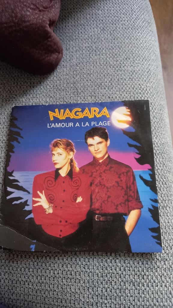 vinyl (45T) niagara "l'amour a la plage", Ophalen, Zo goed als nieuw