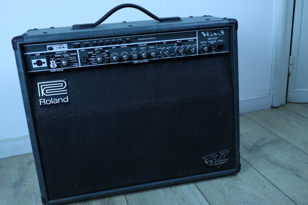 Roland VGA-3 Gitaarversterker – Krachtige Modeling Amp(COSM), Musique & Instruments, Enlèvement, Utilisé, Guitare, 50 à 100 watts