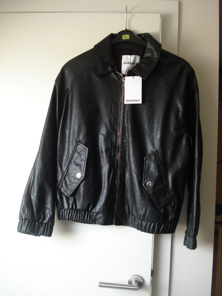 Nieuwe Bershka jas, dames/meisjes. mt M, Maat 38/40 (M), Zwart, Nieuw, Bershka