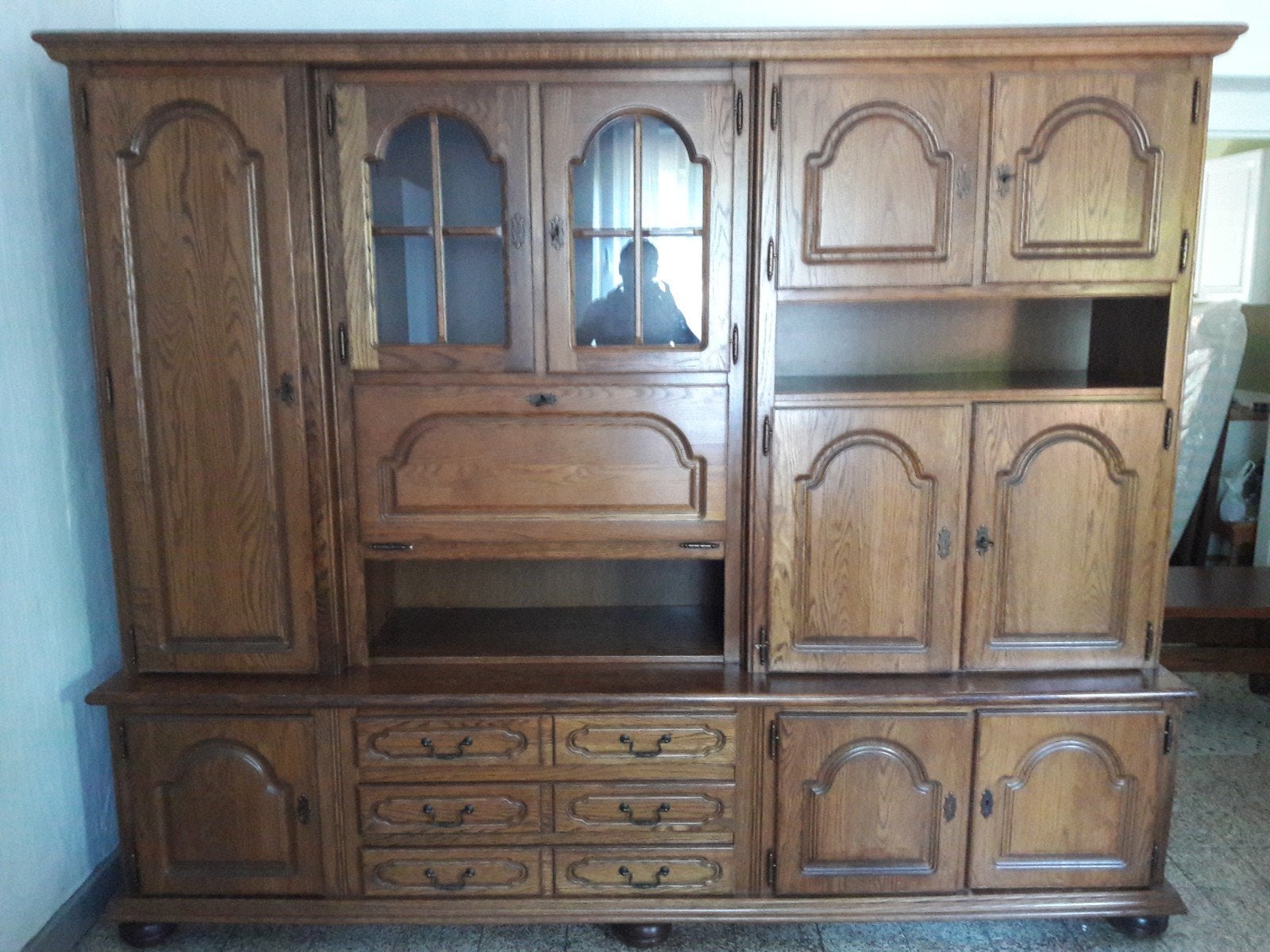Meuble de salon avec vitrine en chêne, Avec tiroir(s), 200 cm ou plus, Comme neuf, Enlèvement