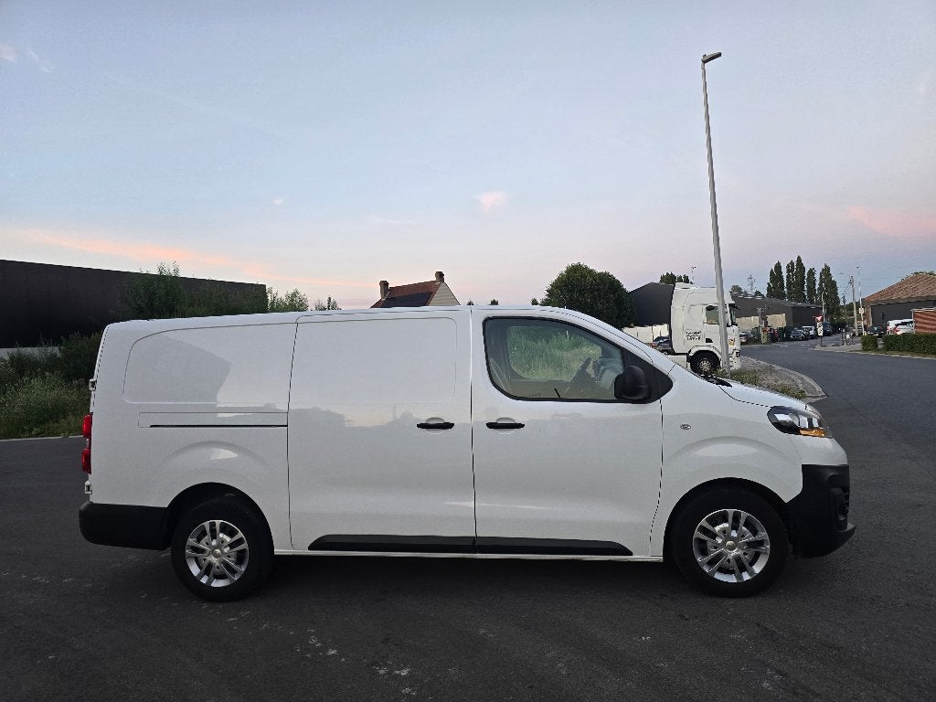 Opel Vivaro 2.0CDTI L2H1 - 194 000KM - 03/2021, Auto's, Vivaro, Wit, Leder, Bedrijf