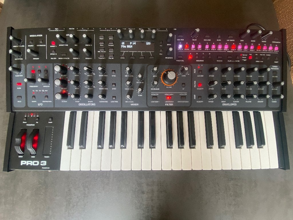 Sequential Pro 3, Musique & Instruments, Synthétiseurs, Comme neuf, Autres nombres, Autres marques, Avec connexion MIDI, Enlèvement