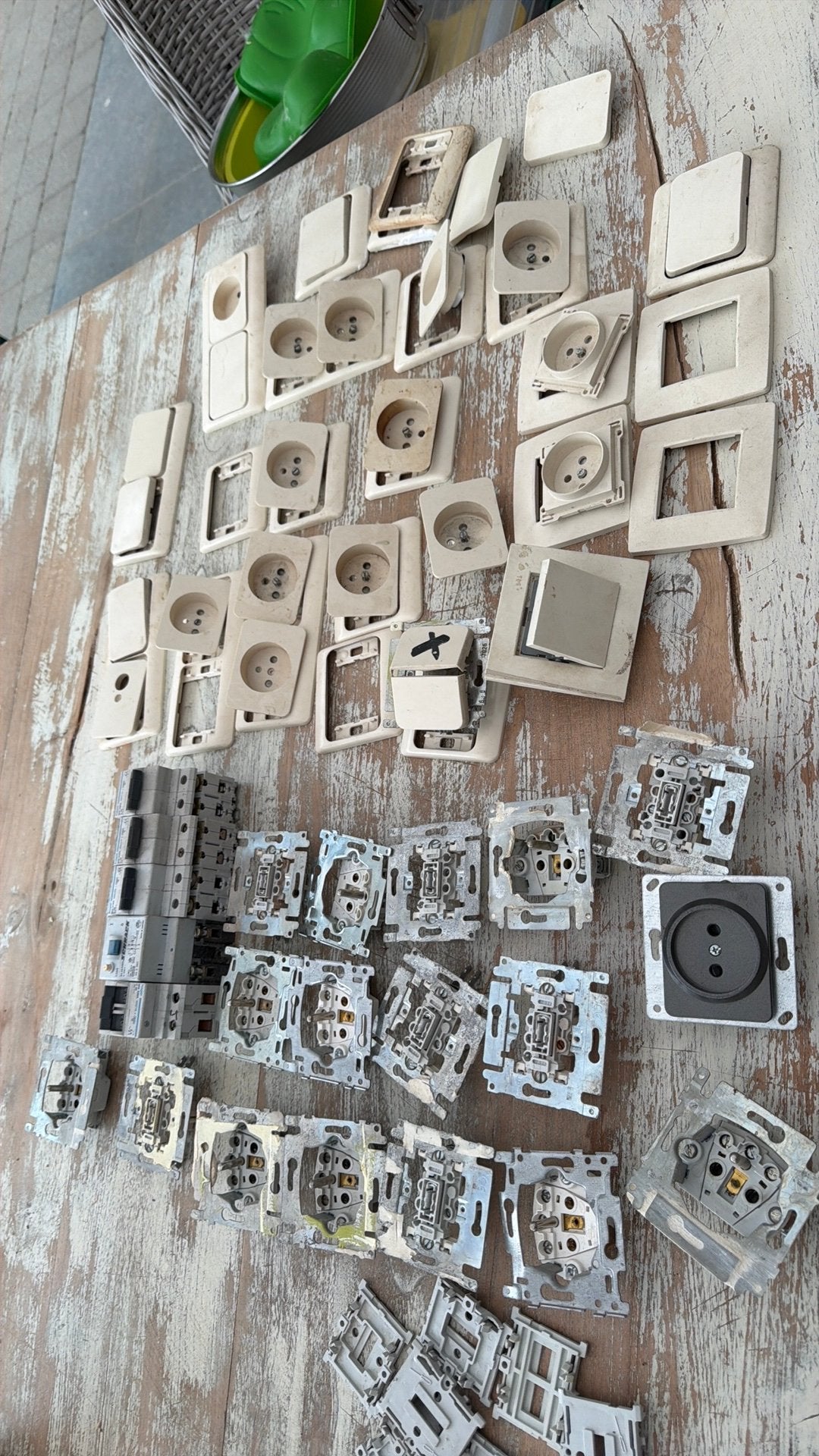 Elektriciteit, Ophalen, Zo goed als nieuw