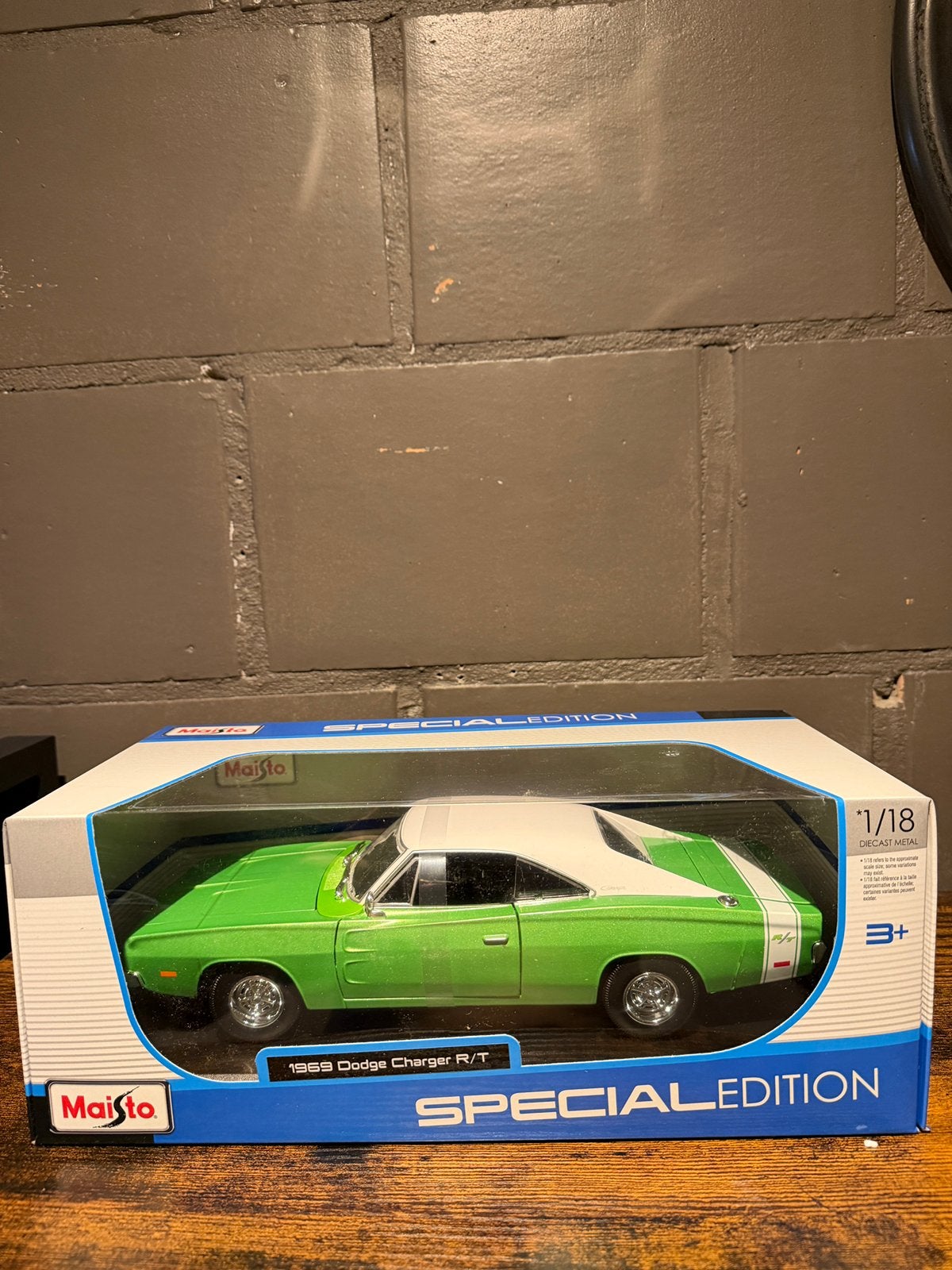 1969 Dodge Charger R/T, Hobby & Loisirs créatifs, Voitures miniatures | 1:18, Enlèvement, Comme neuf, Maisto