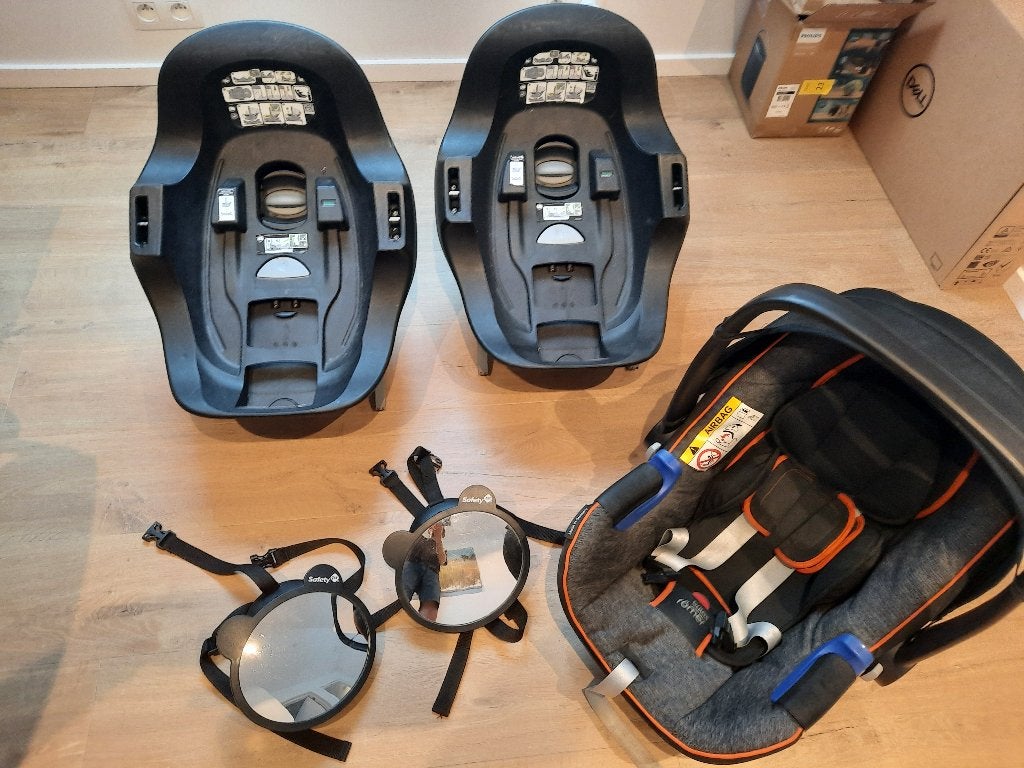 Maxi Cosi / autostoeltje baby met 2 x auto basis base Britax, Enfants & Bébés, Sièges auto, Romer, Enlèvement, 0 à 10 kg, Dossier amovible