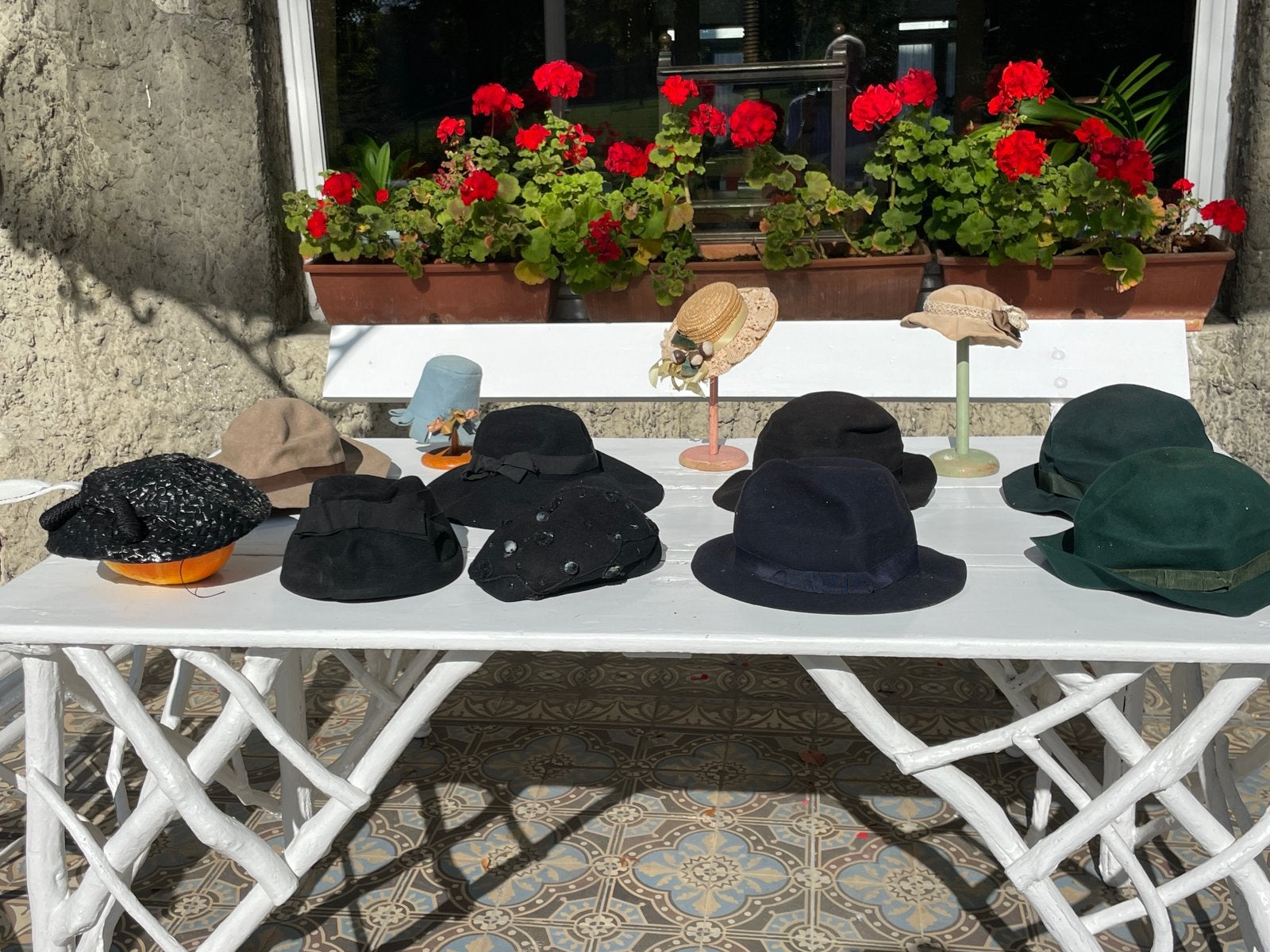 Set hoeden voor oude dames. Jaren 50-60, Ophalen, Gedragen
