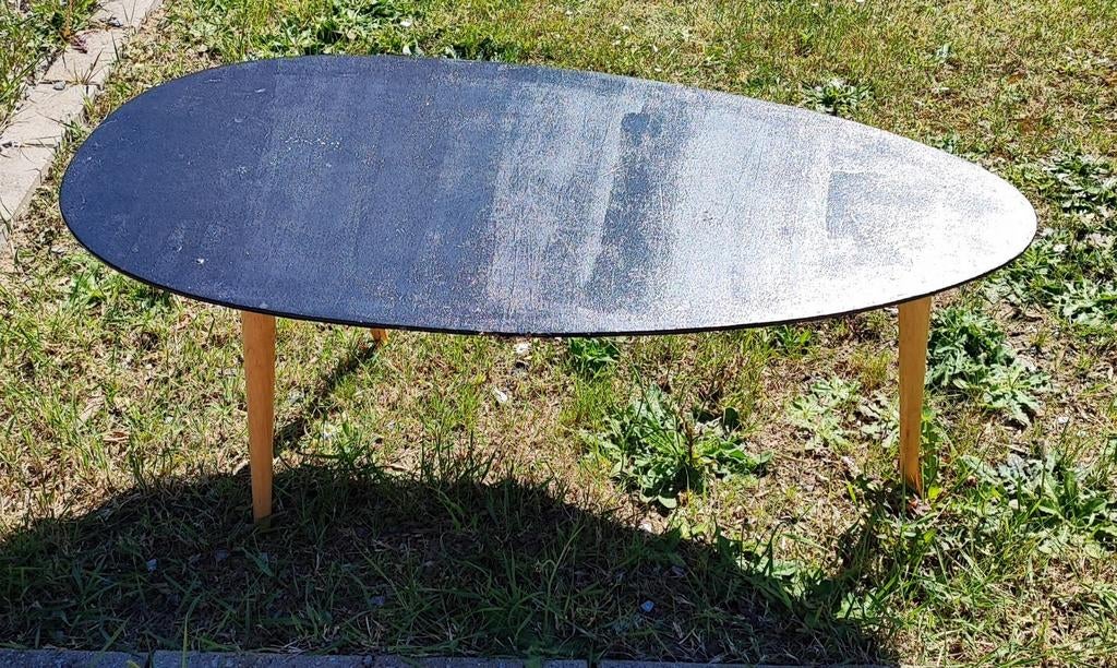 A DONNER TABLE