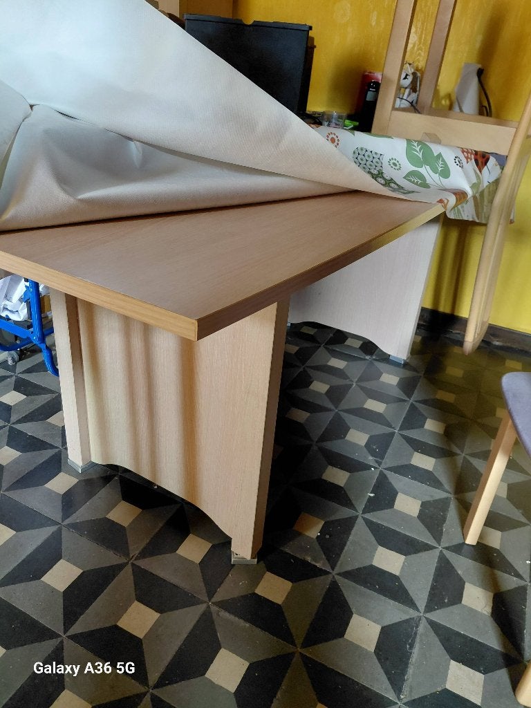 Salle a manger, Enlèvement