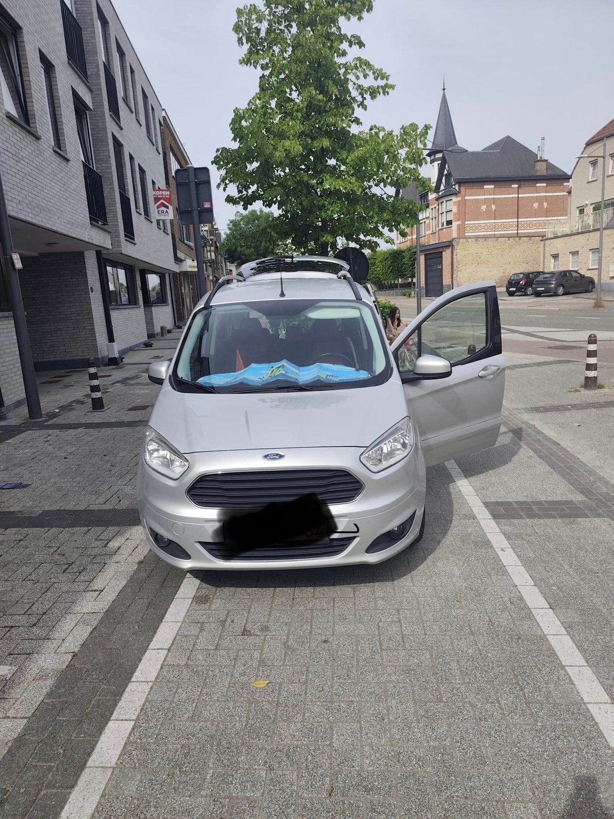 Ford Tourneo Courier 1.0 benzine 74 kW euro 5b, Euro 6, Particulier, Zilver of Grijs, Tourneo Courier
