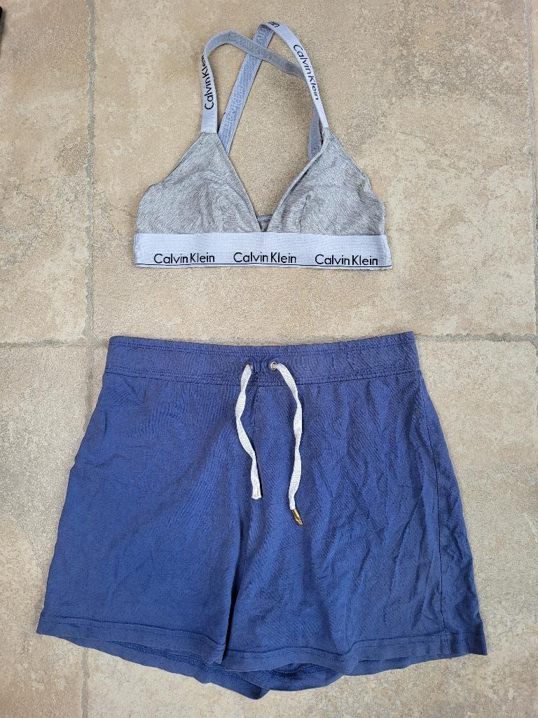 Mooi blauw pyjama shortje mt smal, Kleding | Dames, Pyjama's, Ophalen of Verzenden, Gedragen, Maat 36 (S)