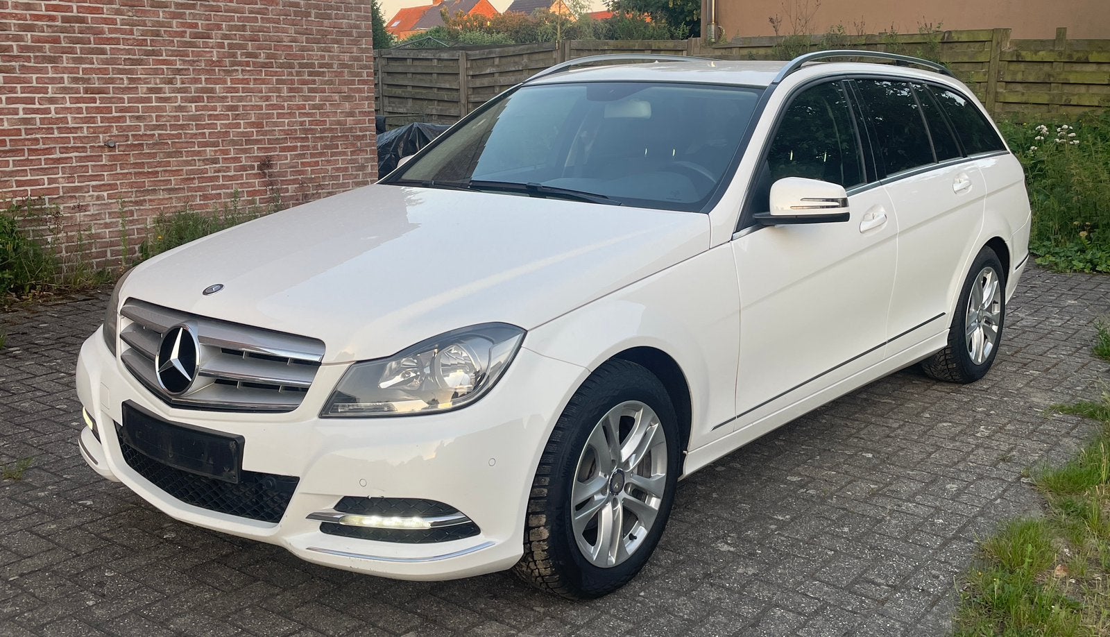 Mercedes W204 C220 CDI Break Facelift Avantgarde 1e eigenaar, Auto's, Navigatiesysteem, Break, Particulier, Dealer onderhouden