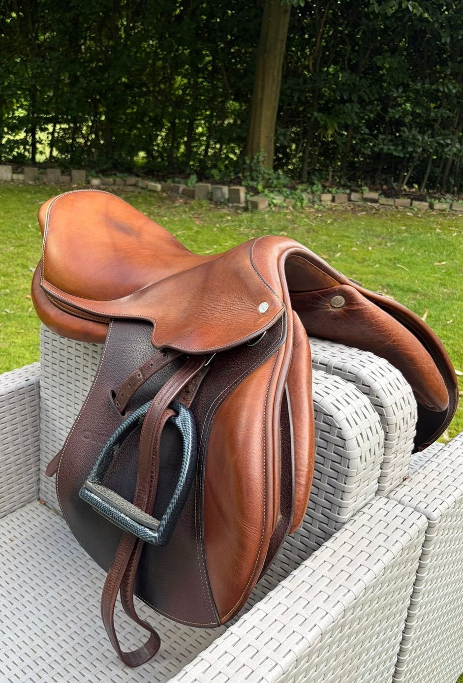 Selle Jump'in 17 pouces, Animaux & Accessoires, Chevaux & Poneys | Selles, Enlèvement, Comme neuf