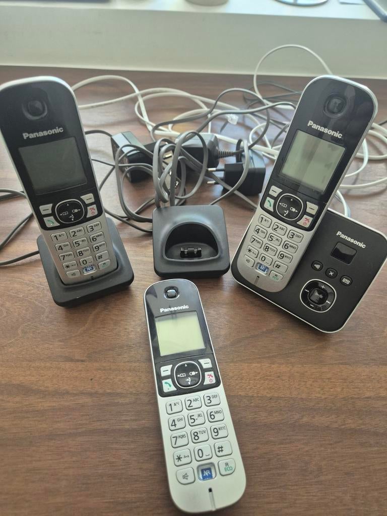 Ensemble téléphonique DECT Panasonic Trio (3 combinés) + rép, Enlèvement, 3 combinés