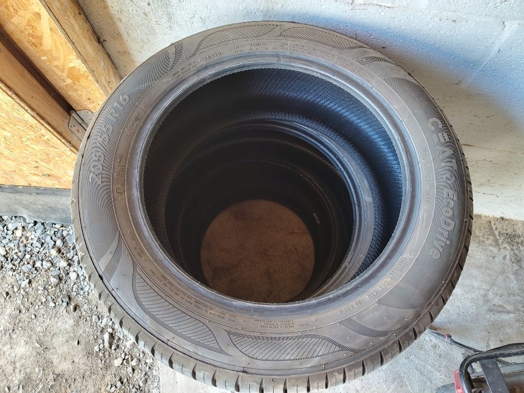 Lot de 4 pneus été 205/55 R16 en très bon état, Autos : Pièces & Accessoires, Pneus & Jantes, 16 pouces, Véhicule de tourisme