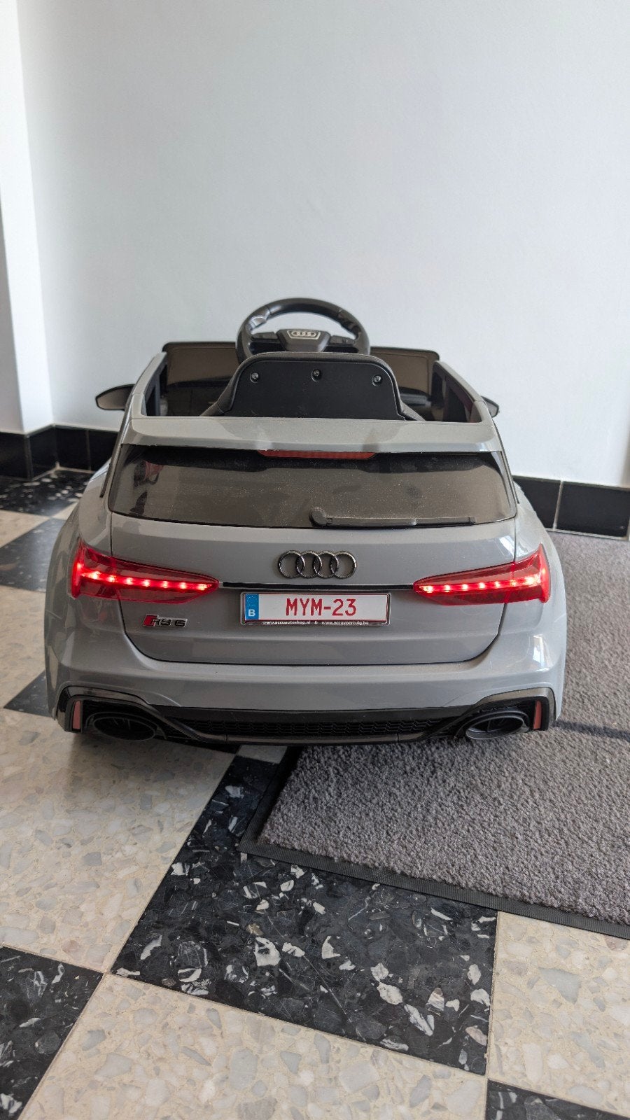 Voiture électrique pour enfants Audi RS6 Nardo Grey, Enlèvement