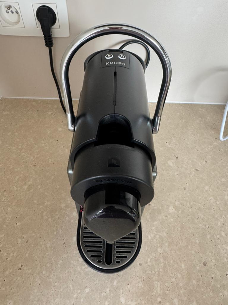Krups capsule koffiemachine - Nespresso original Pixie, Elektronische apparatuur, Koffiezetapparaten, Ophalen of Verzenden, Zo goed als nieuw