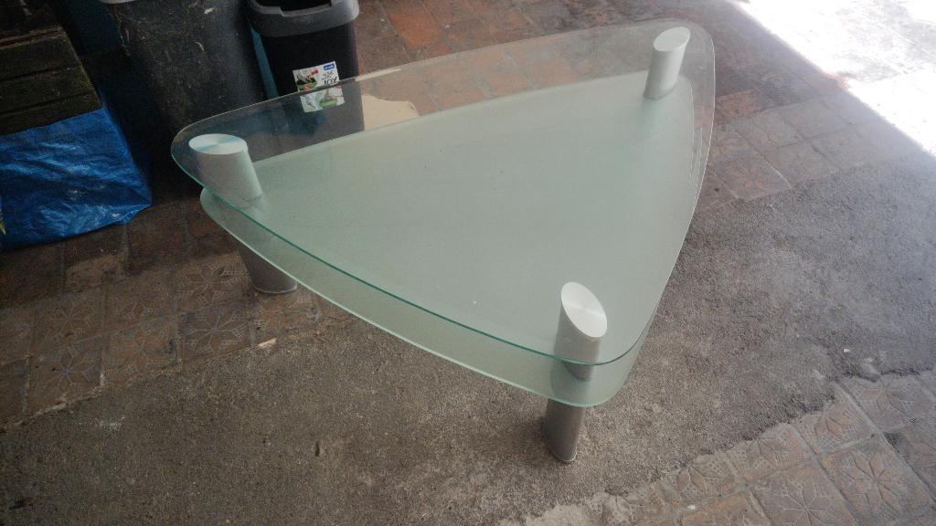 Gratis glazen salontafel driehoekig, Ophalen, Gebruikt, 100 tot 150 cm, 50 tot 100 cm