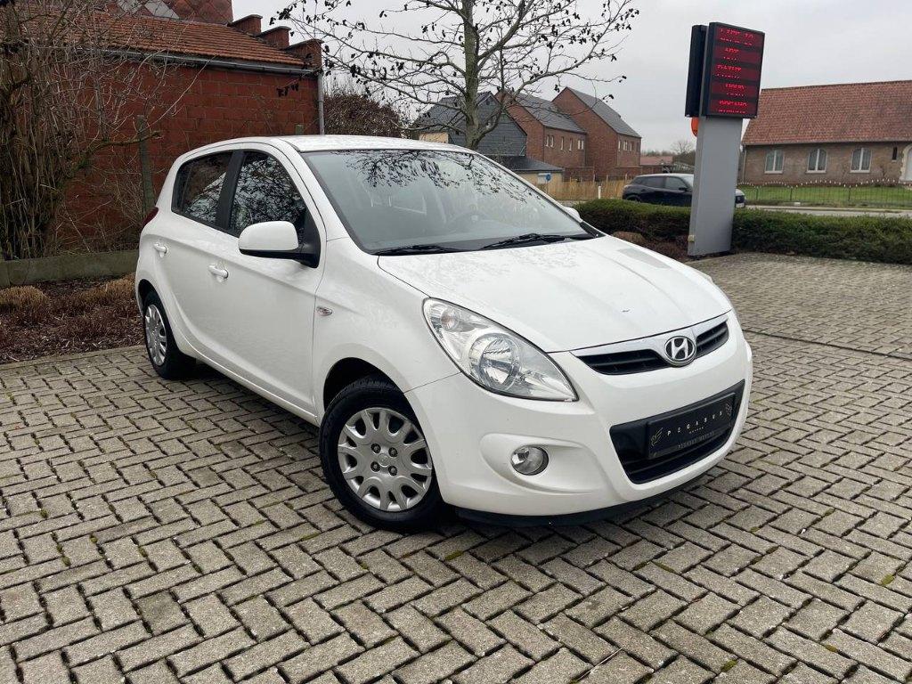 Hyundai i20 1.2 - 2009/148.000km/Benzine/Euro 5 - Gekeurd, Auto's, 57 kW, Stof, Zwart, Wit