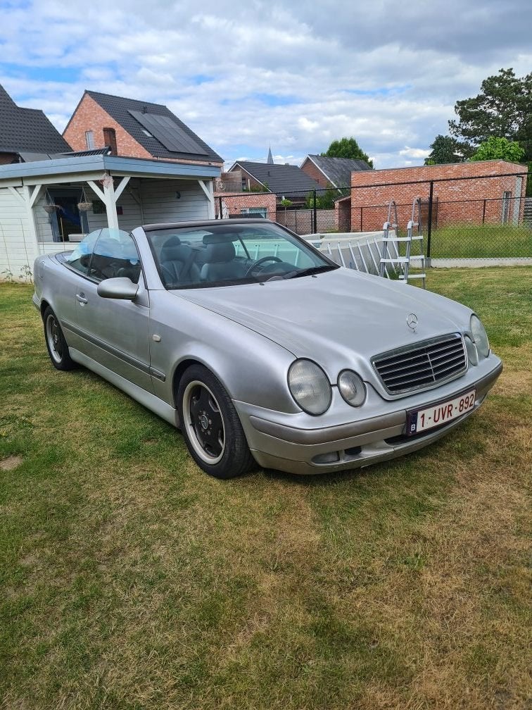 Mercedes clk 200 cabrio, Auto's, Zwart, 4 cilinders, Cabriolet, Leder