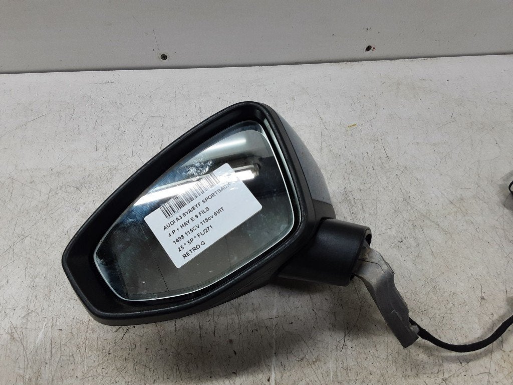 RETROVISEUR EXTERIEUR GAUCHE Audi A3 Sportback (8YA), Auto-Union-Straße  1,
85057  Ingolstadt, DE, Info@audi.de, Audi, Utilisé