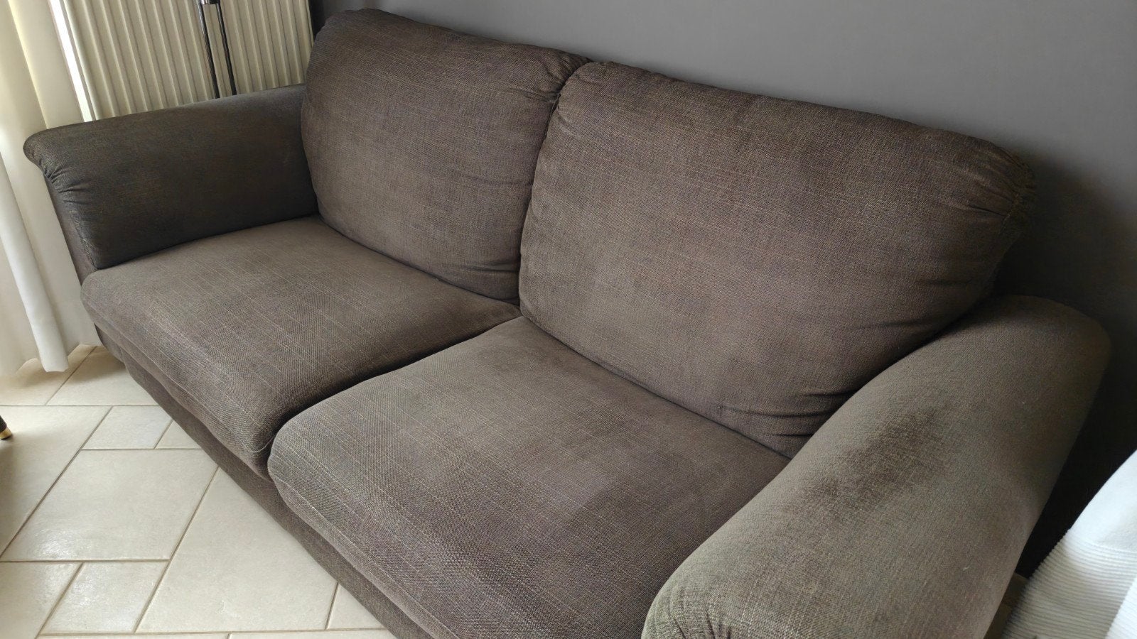 zetel 3-zit grijs met bijpassende poef, 200 à 250 cm, Banc droit, Enlèvement, Utilisé