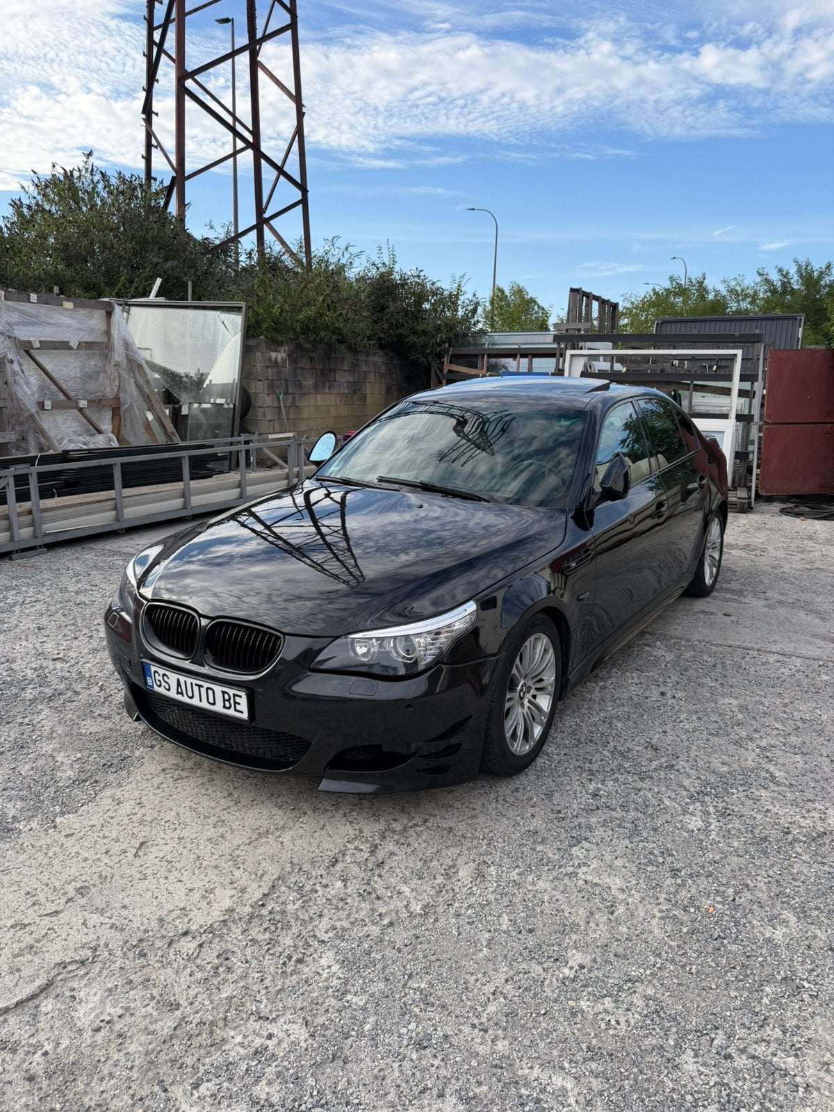 BMW 545i 4.4l V8 M5 LOOK, Alcantara, Vitres électriques, Particulier, Essence