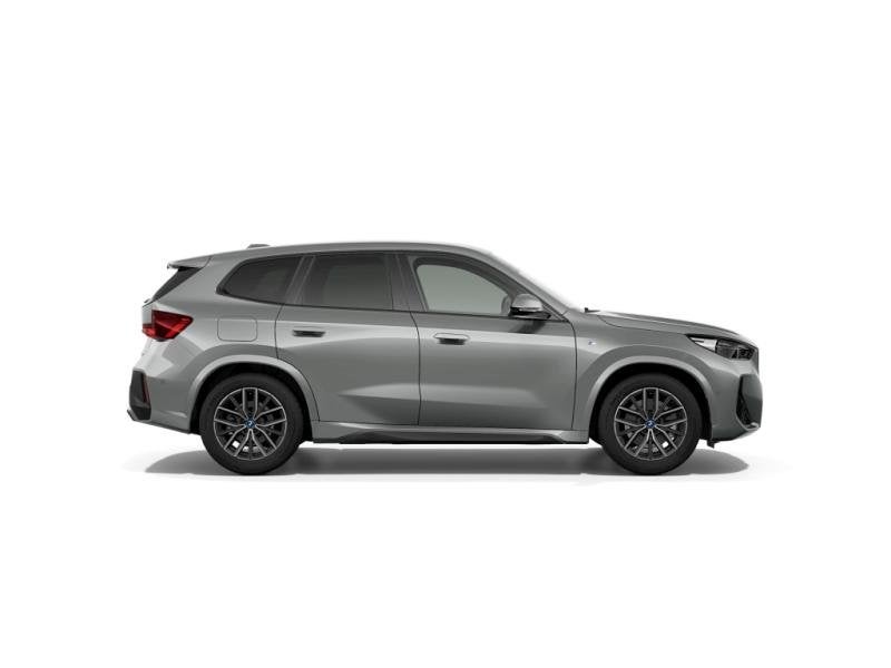 BMW iX1 xDrive30, Auto's, BMW, Zwart, Overige kleuren, 313 pk, 5 deurs