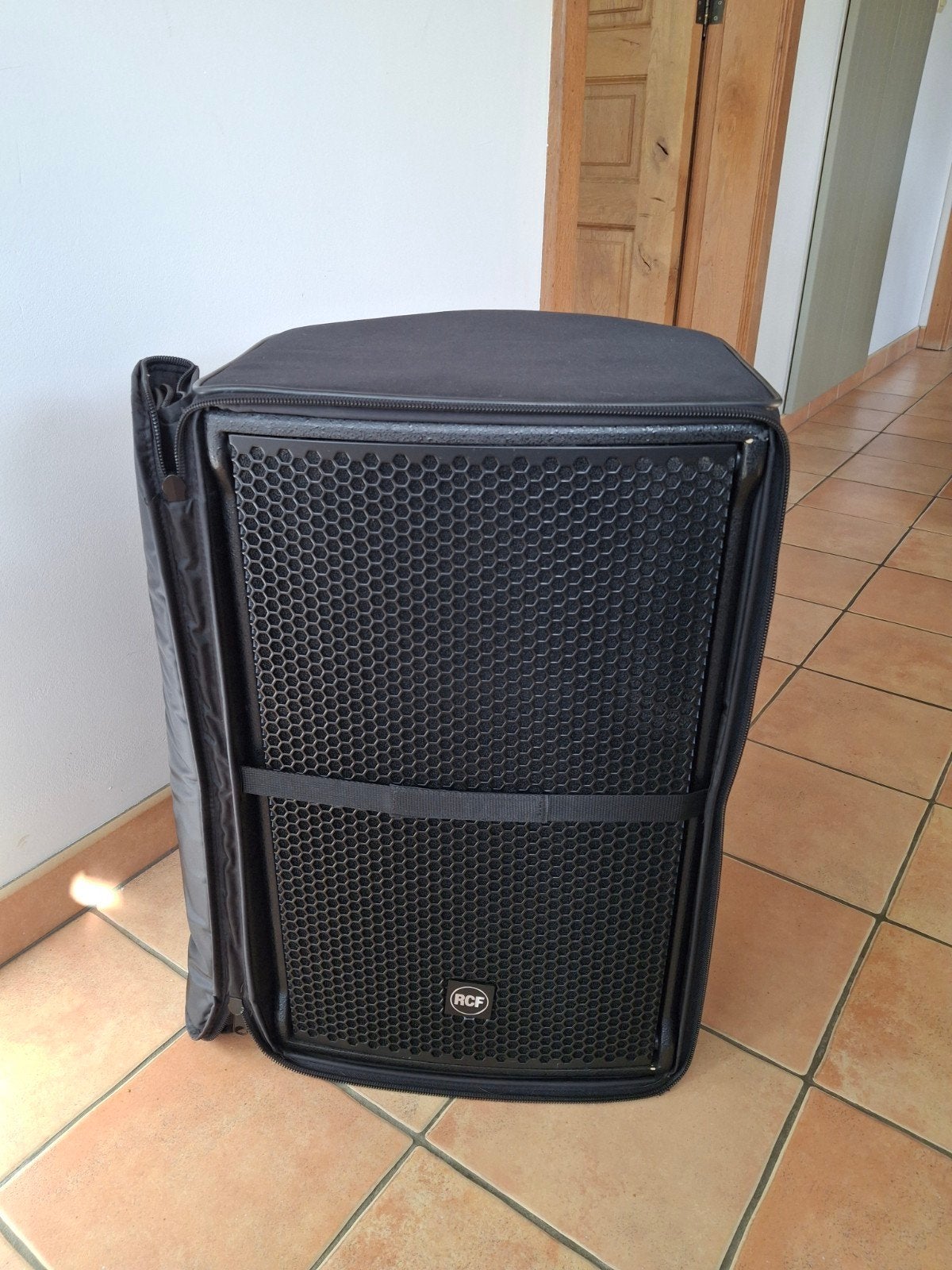 rcf nx32a (3 x), Musique & Instruments, Enlèvement, Utilisé, 500 à 1000 watts, Sono