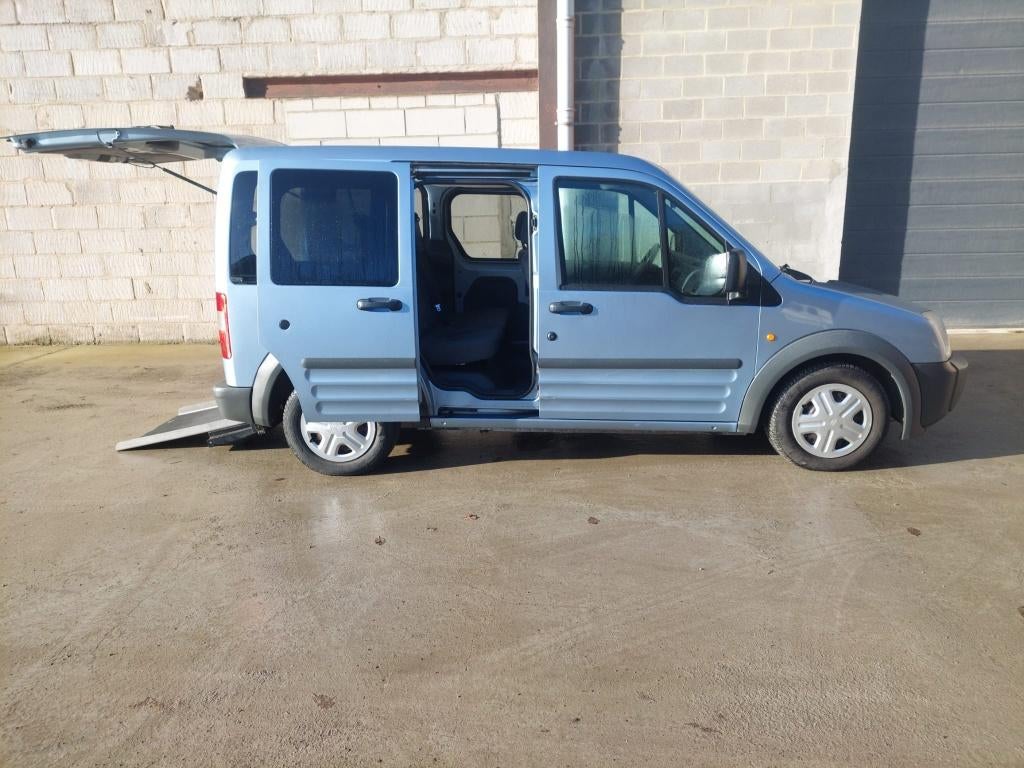 Ford tourneo 1.6 hdi uitgerust met PMR met oprit 98700km, Auto's, Ford, Particulier, Tourneo Connect, Aangepast voor mindervaliden
