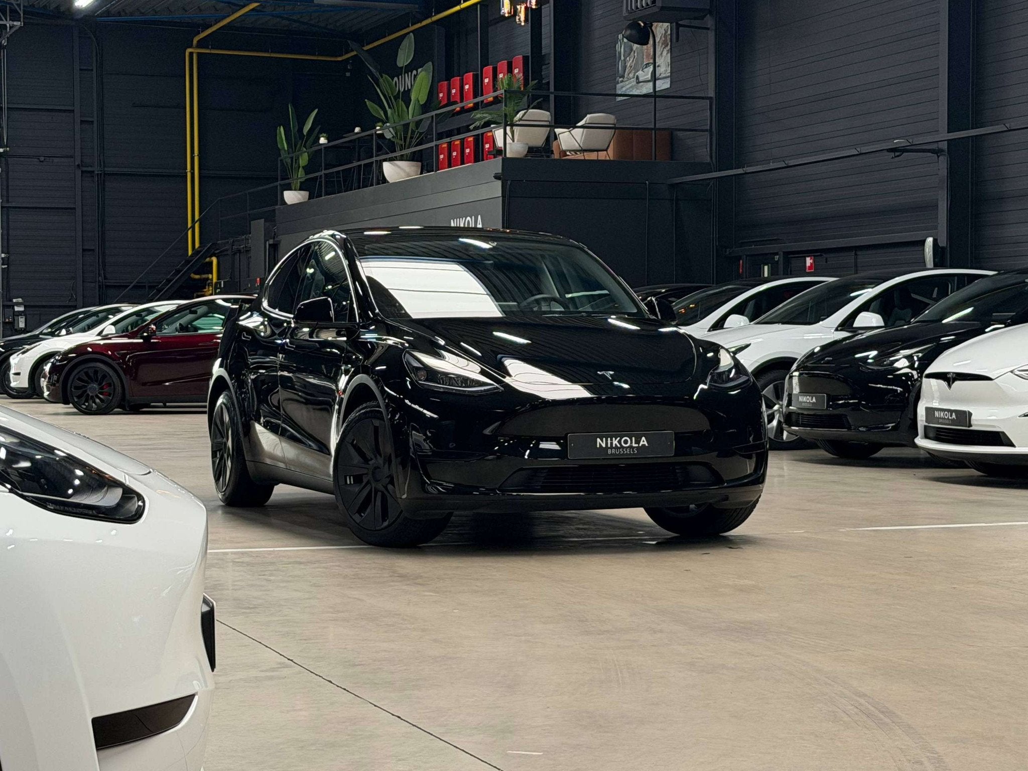 Tesla Model Y PREMIUM - RWD - HIGHWAY AUTOPILOT - FULL BLACK, Achterwielaandrijving, Gebruikt, Zwart, Zwart