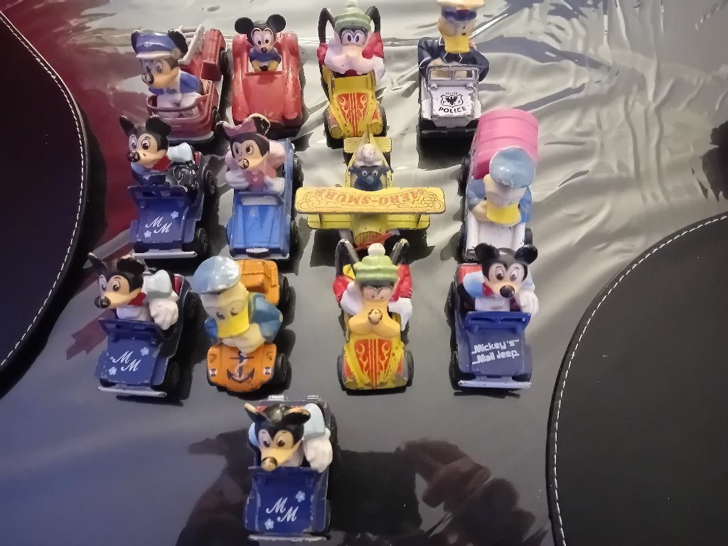Speelgoedauto van Disney en Smurf in luciferdoosje uit 1970, Hobby en Vrije tijd, Ophalen of Verzenden, Auto