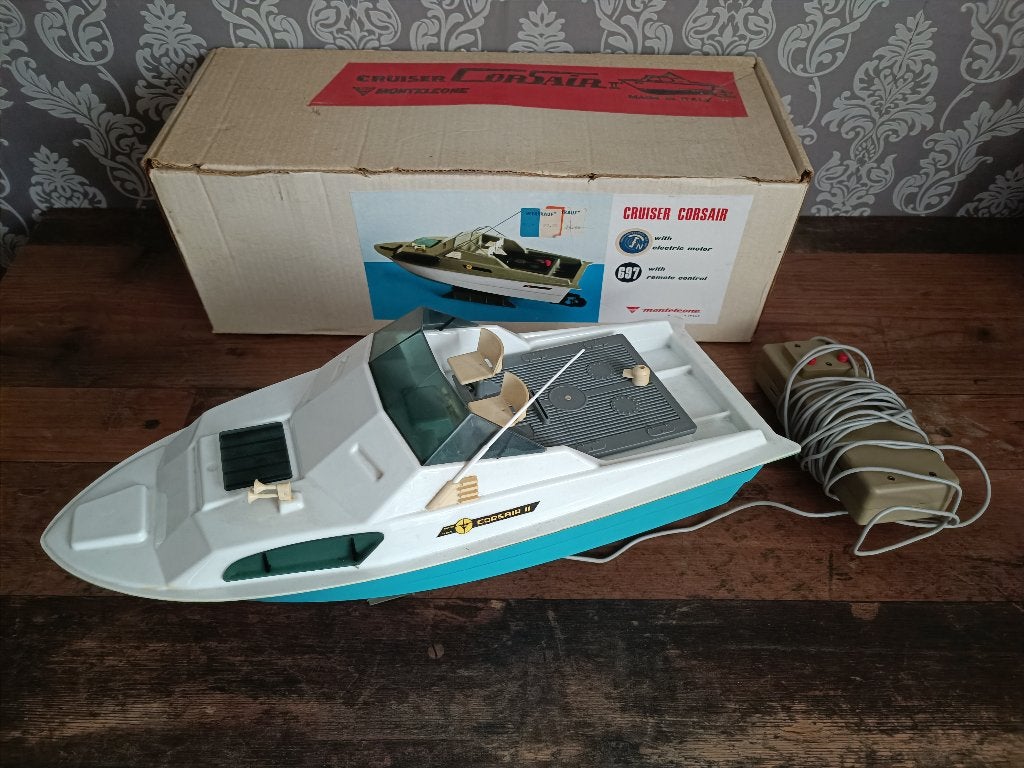 Cruiser Corsair/ Boot/ Monteleone/ Italie/ Draad besturing, Ophalen of Verzenden