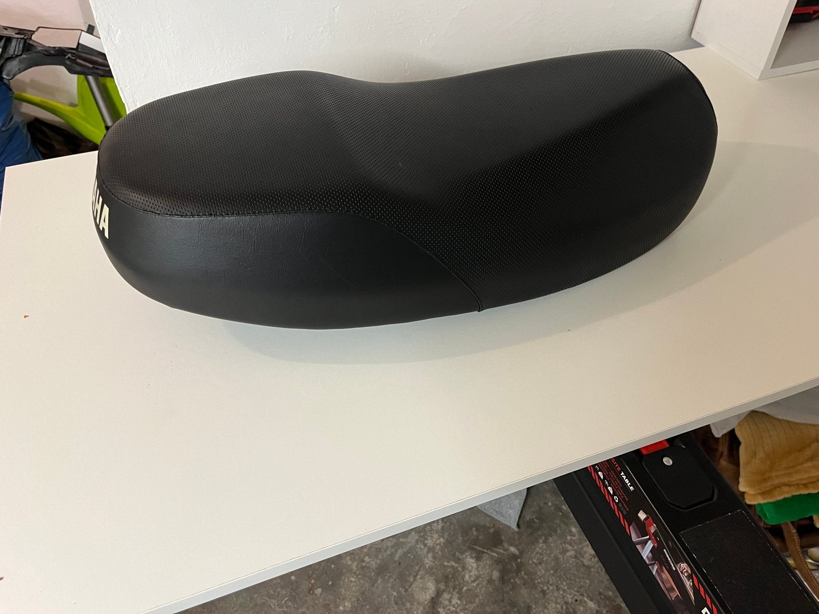 Selle noire Yamaha neuve, Enlèvement, Neuf, Selle, Yamaha