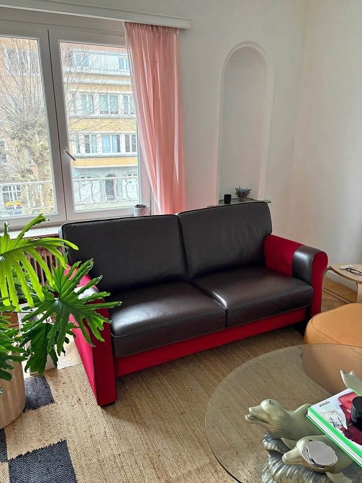 Mooie tweezits zetel in leder en stof – uniek design, Banc droit, Comme neuf, Enlèvement, Tissus