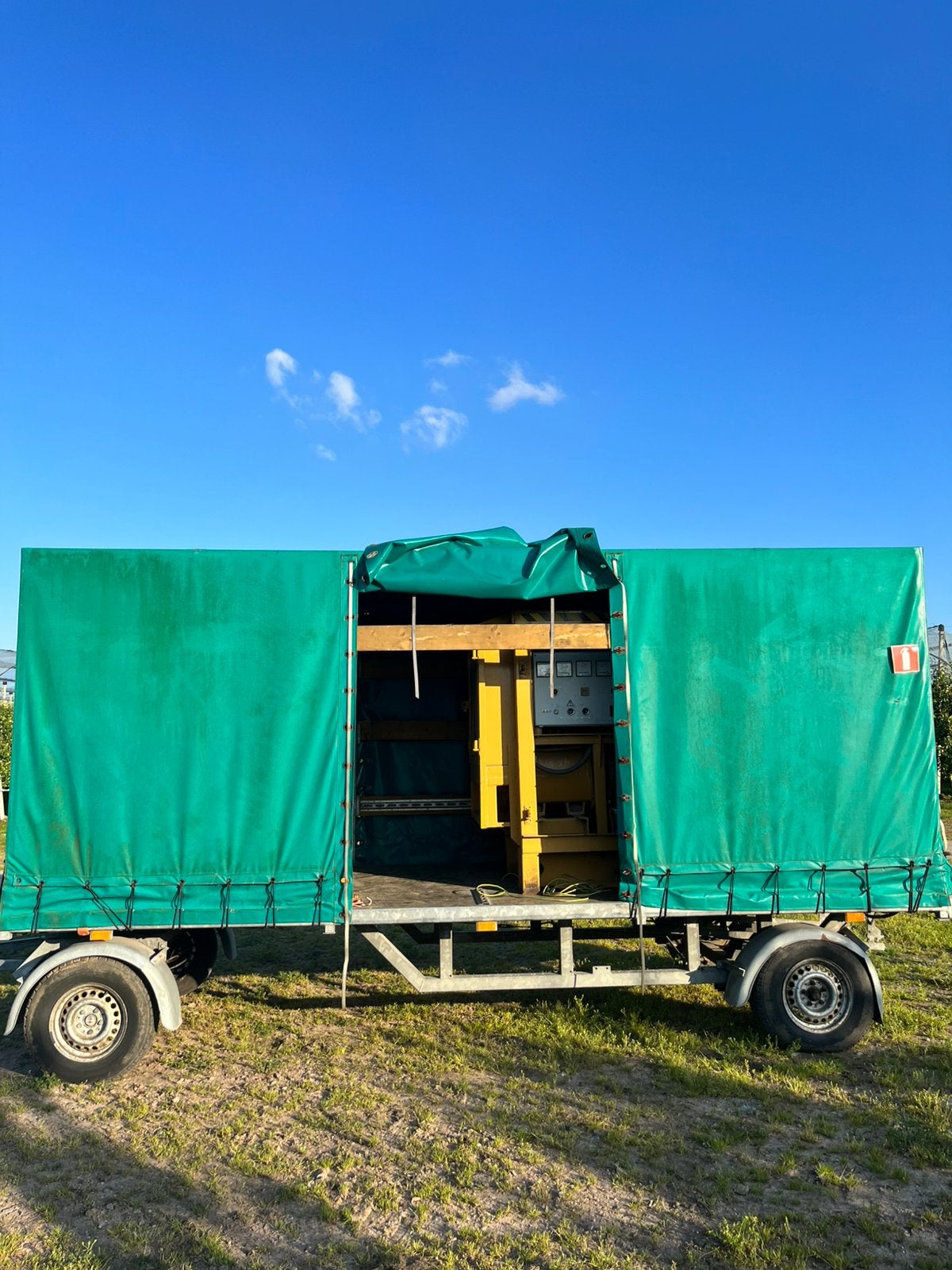 Generator 100 Kva inclusief schamel aanhangwagen, Ophalen