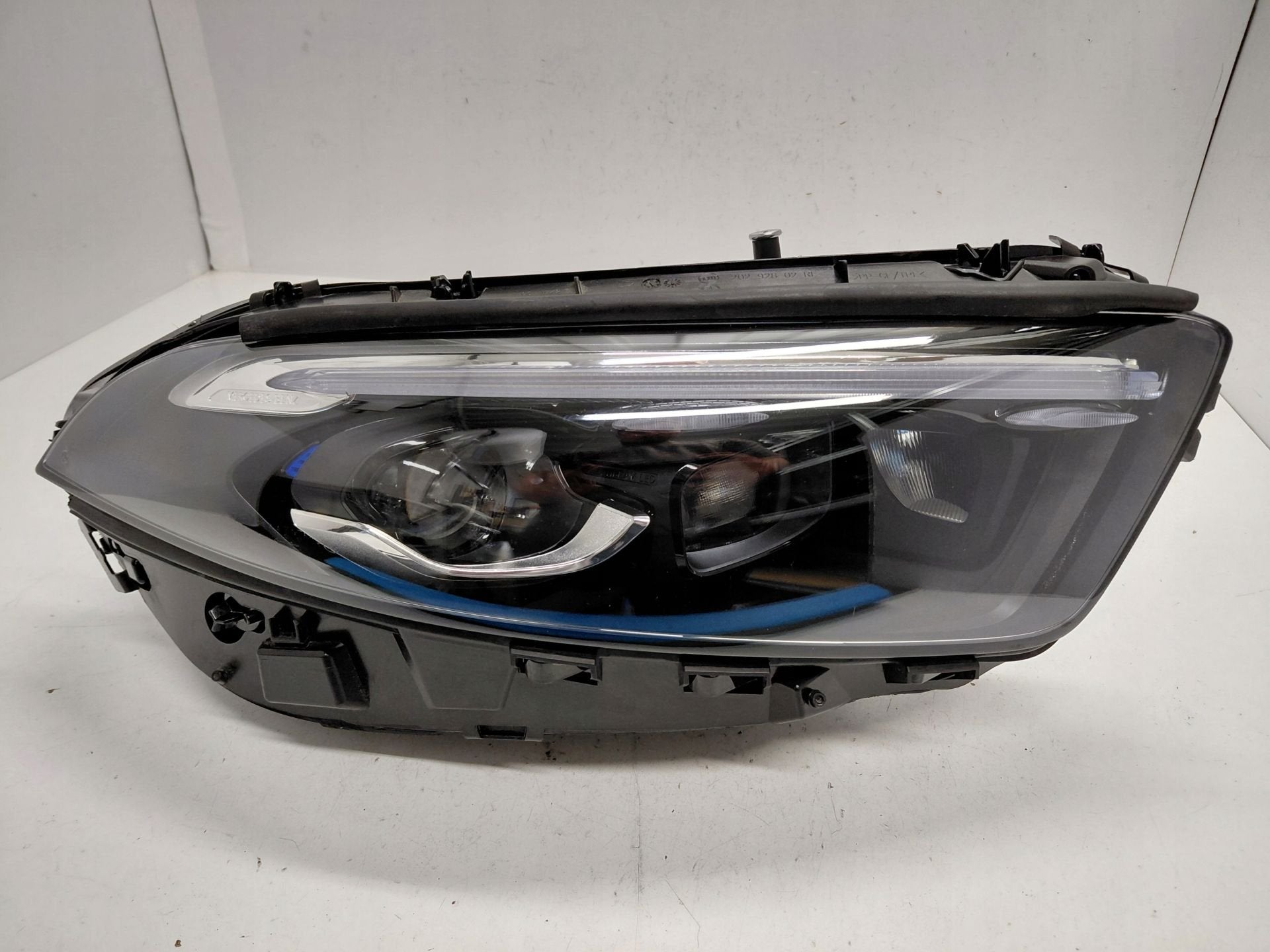 Phare droit Mercedes Classe A A1779065804, Mercedes-Benz AG, Mercedes-Benz, Utilisé, Mercedesstrasse 120
70372  Stuttgart, DE