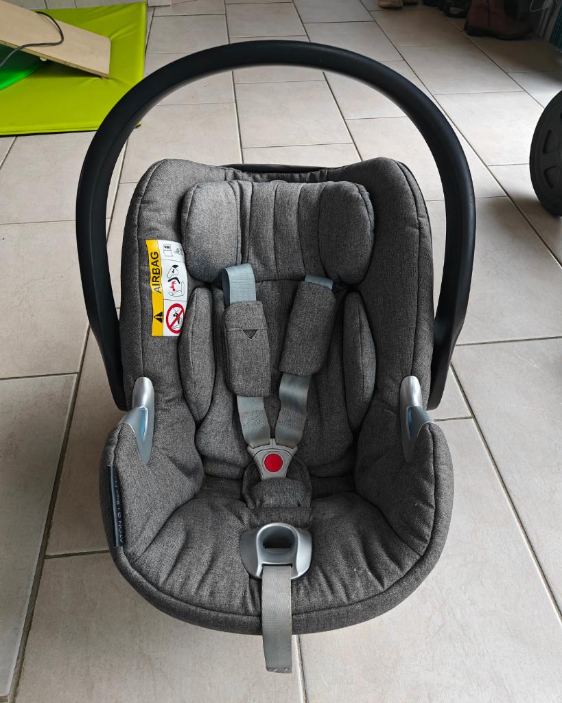 Cybex Aton Q i-Size + Isofix Base – Manhattan Grey, Enfants & Bébés, Autres marques, Mode veille, Enlèvement, Utilisé