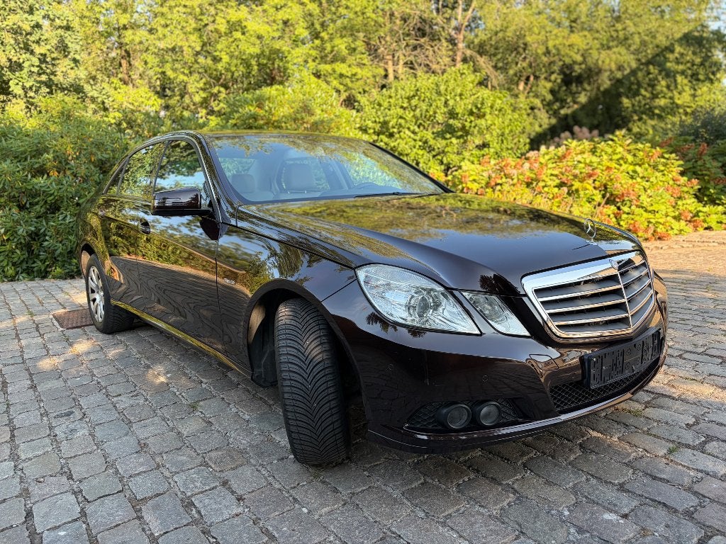 Mercedes-Benz E200 Cdi Automaat in zeer goede staat, Auto's, Dealer onderhouden, Achterwielaandrijving, 4 cilinders, Bruin