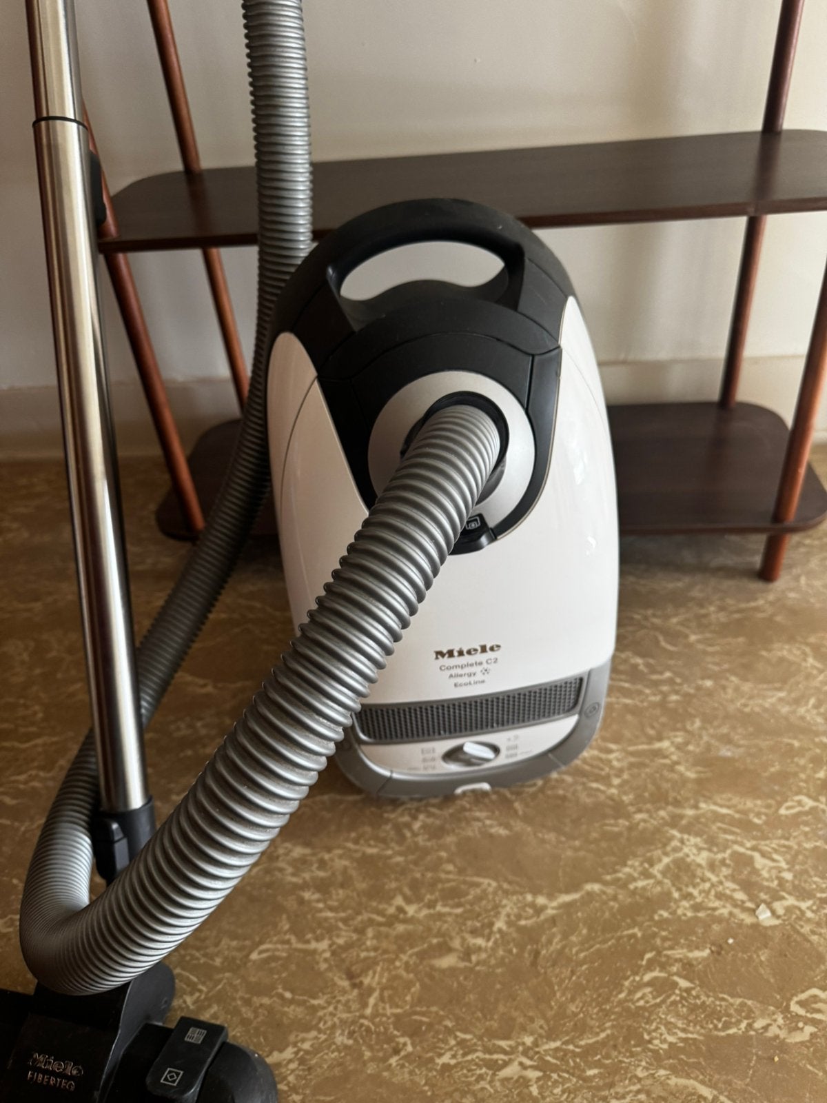 Aspirateur miele fonctionne tres bien, Enlèvement, Comme neuf
