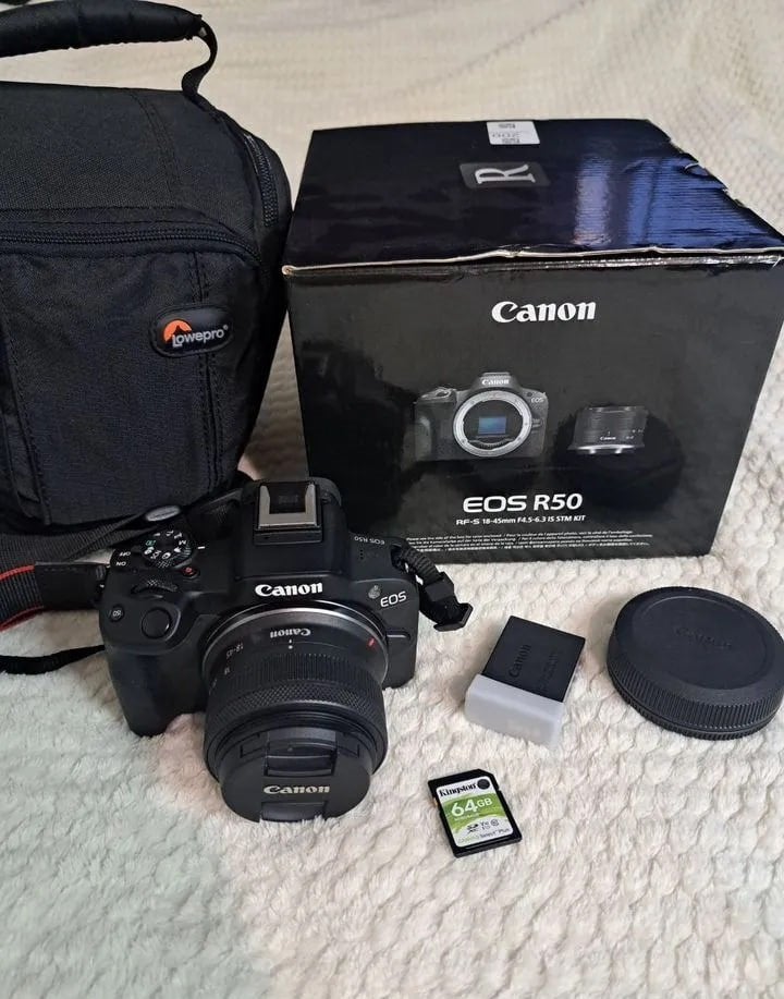 Kit Canon EOS R50, TV, Hi-fi & Vidéo, Appareils photo numériques, Enlèvement ou Envoi, Canon, Batterie, Comme neuf