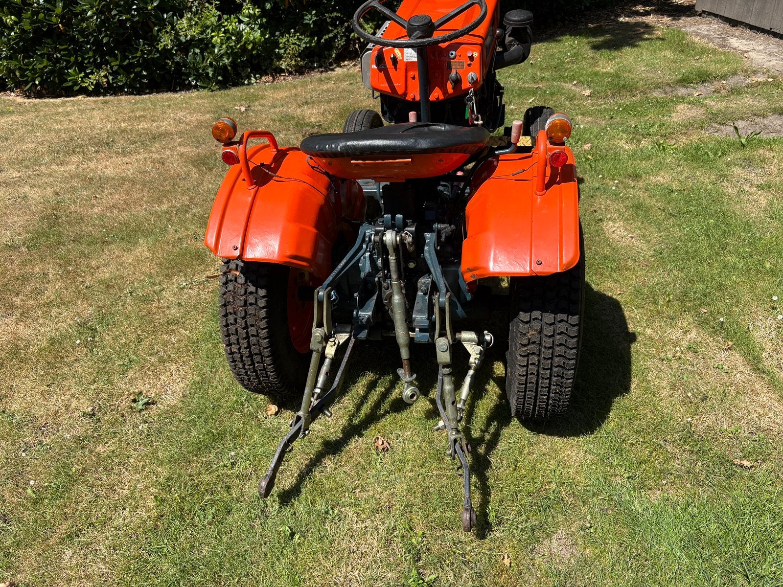 Kubota b7000 incl 8 banden , hakselaar, grondba, palletvork, Enlèvement
