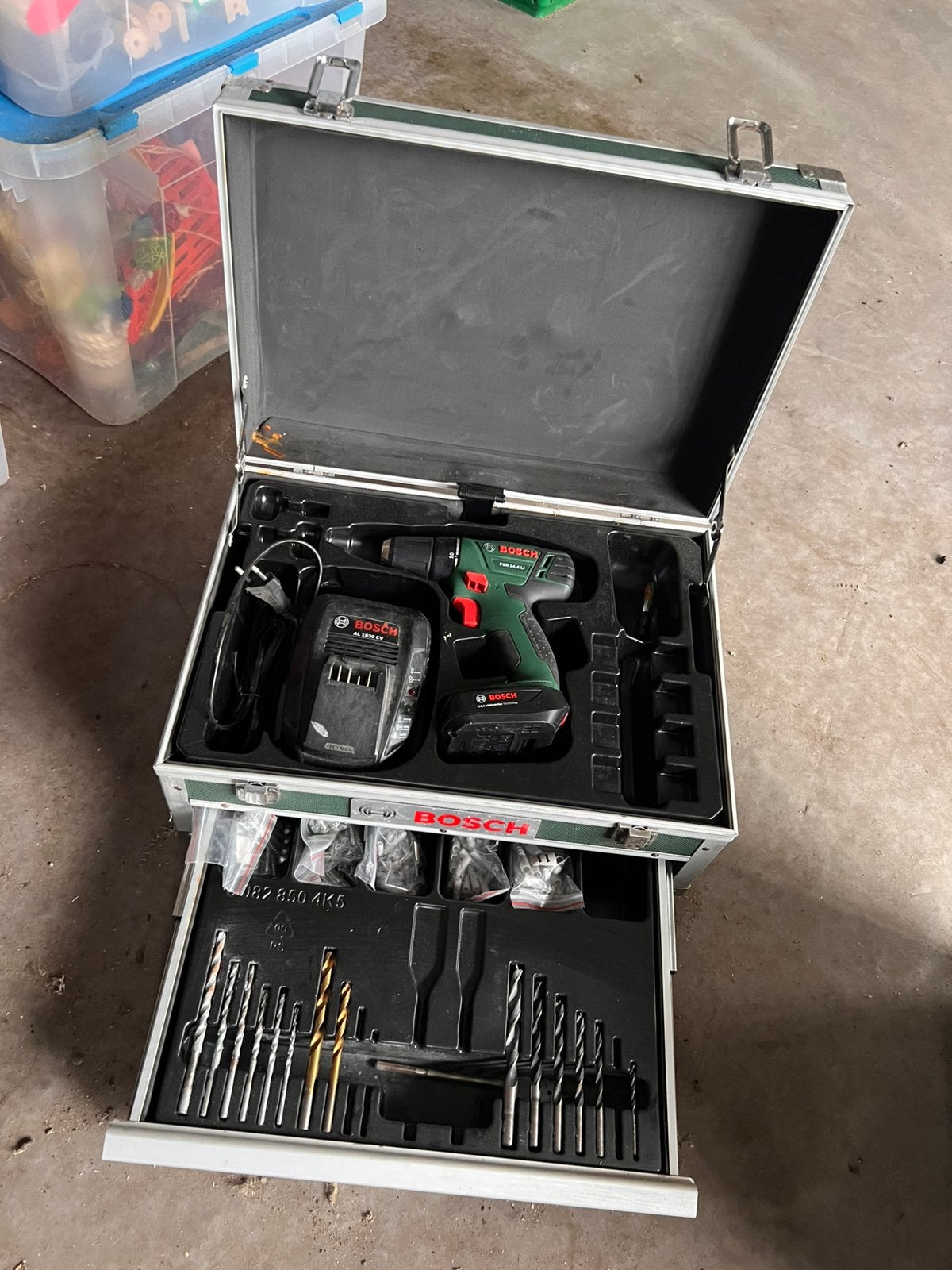 Bosch PSR 14 4 Li Toolbox, Enlèvement, Utilisé, Moins de 400 watts, Foreuse et Perceuse