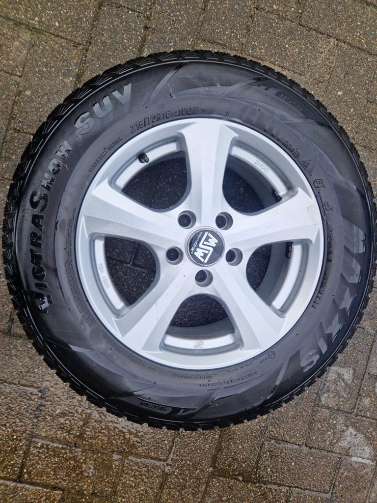 4 winterbanden maxxis met velg 215/70R16, Auto-onderdelen, Banden en Velgen, Ophalen, 215 mm, Velg(en), 16 inch