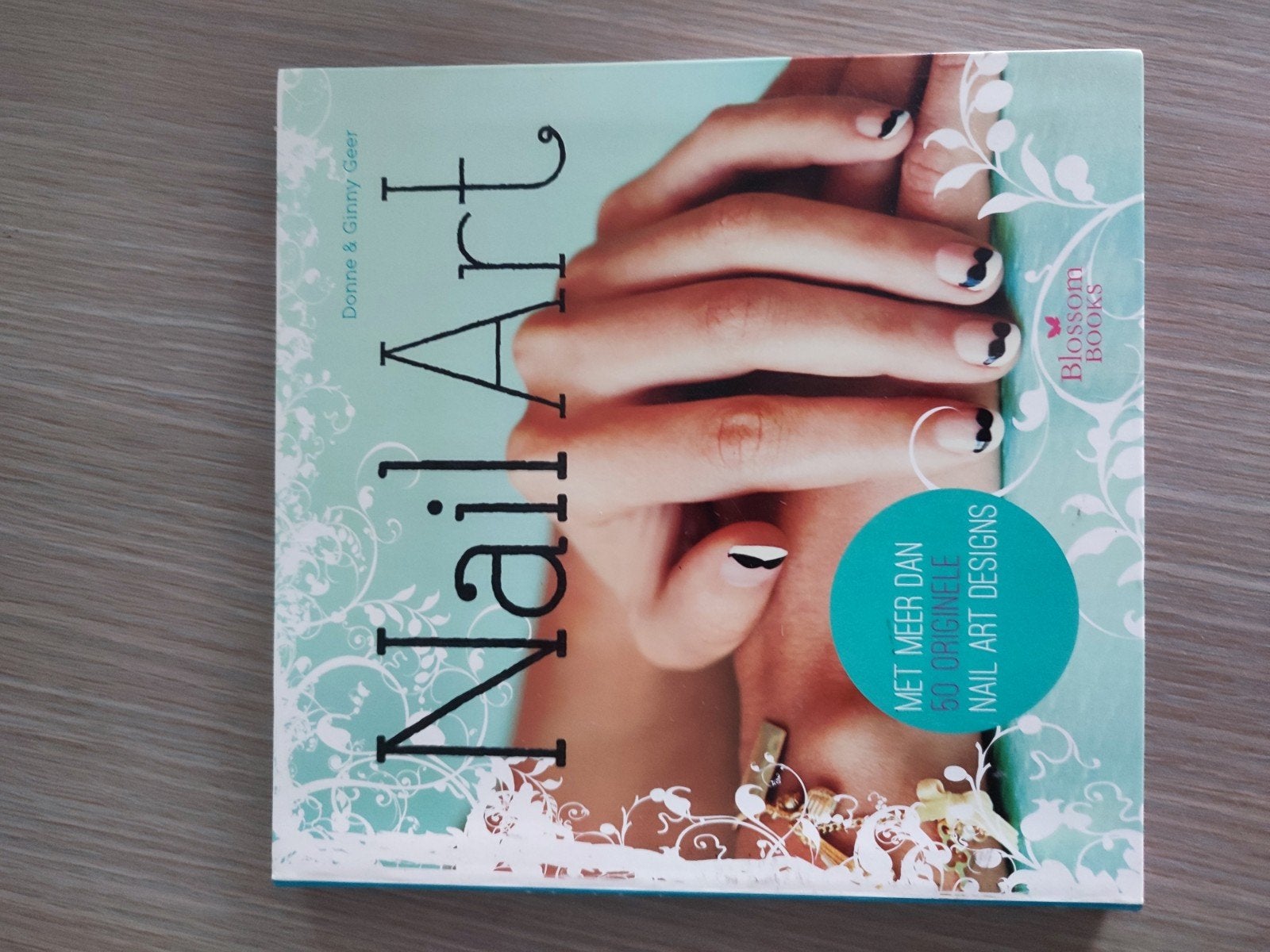 Donne Geer - Nail art, Enlèvement, Donne Geer; Ginny Geer