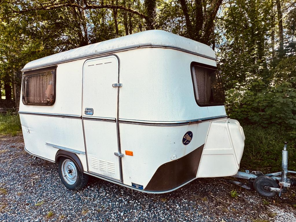 Caravane Eriba Touring Familia < 750 kg, pour 4 personnes !, Jusqu'à 4, Jusqu'à 4 m, Particulier, Siège standard