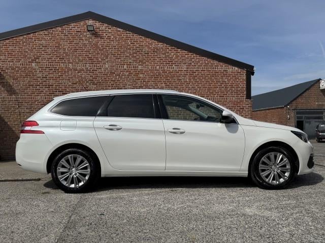 Peugeot 308sw 1.2i "GARANTIE" Carplay/pano/cruise/pdc/2018, Auto's, Voorwielaandrijving, Stof, 1199 cc, https://public.car-pass.be/vhr/93f328cf-f0ec-4557-be17-15d65d297c18