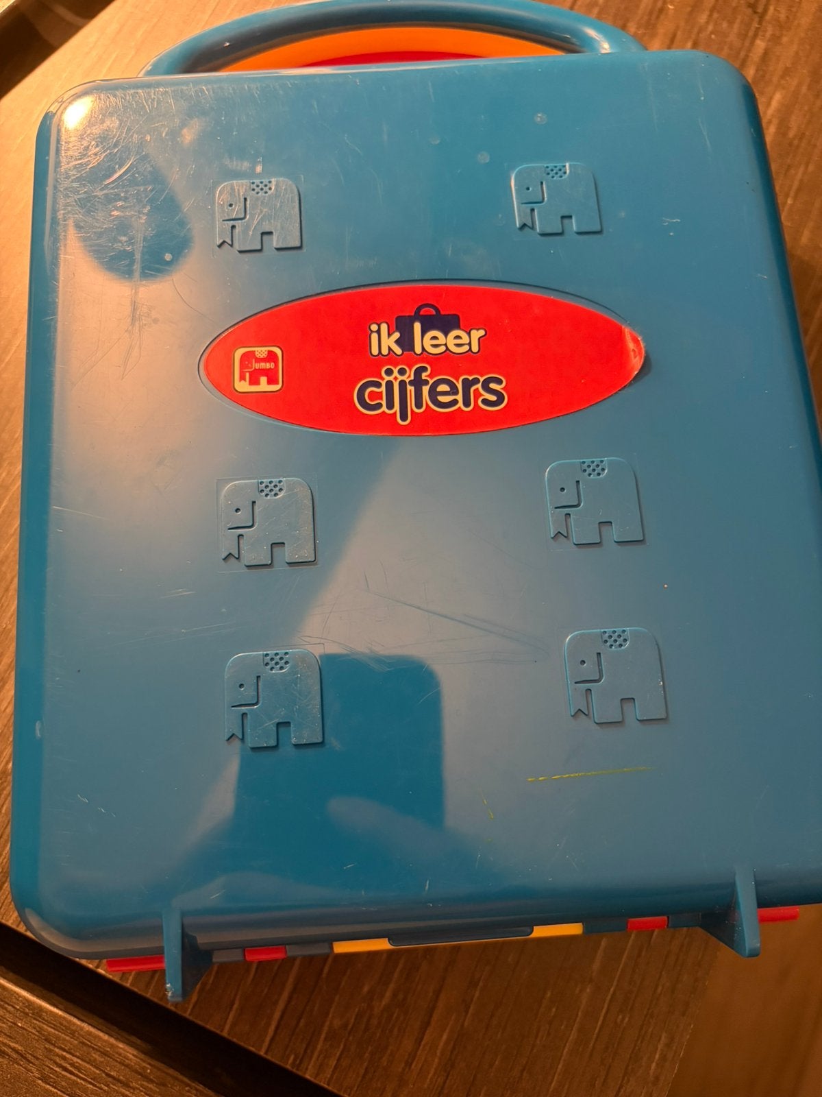 Jumbo koffer cijfers, Enlèvement