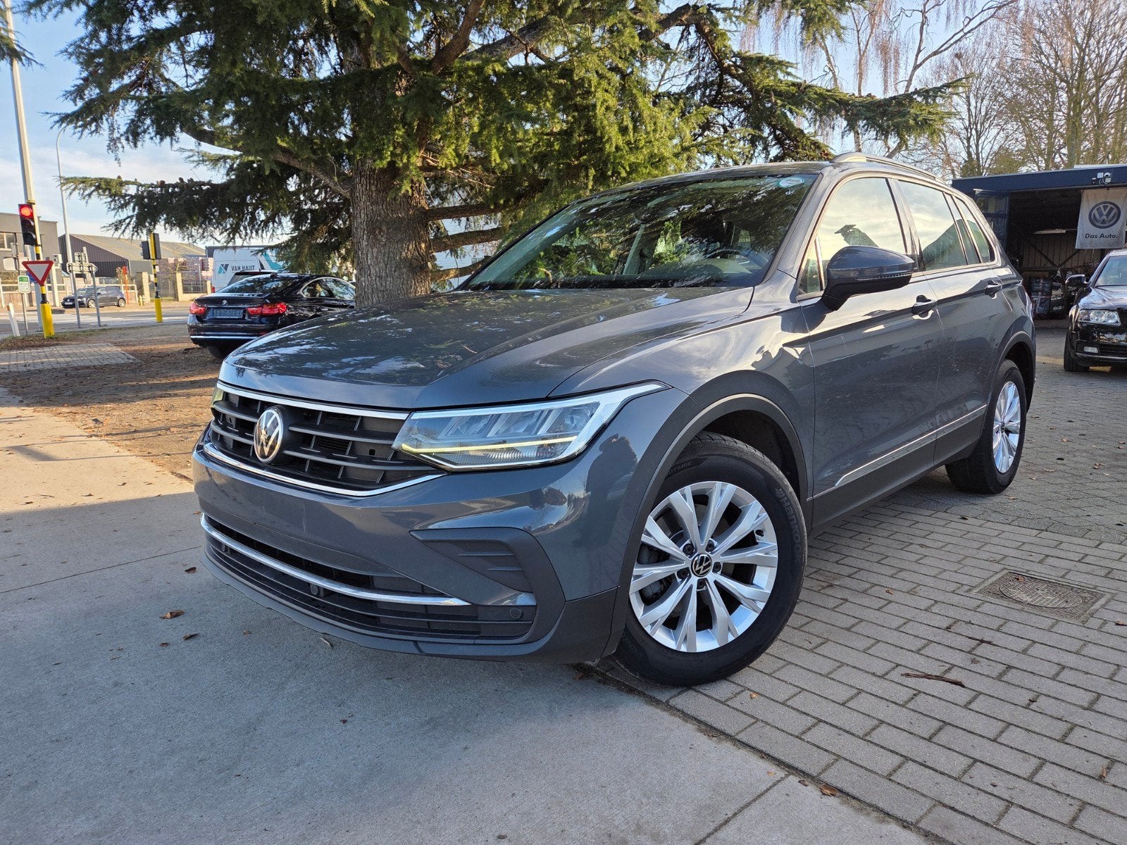 Volkswagen Tiguan 1.5TSI 1st eigenaar Led Acc Trekhaak andr, Autos, Volkswagen, Argent ou Gris, Achat, Entreprise, Garantie prolongée