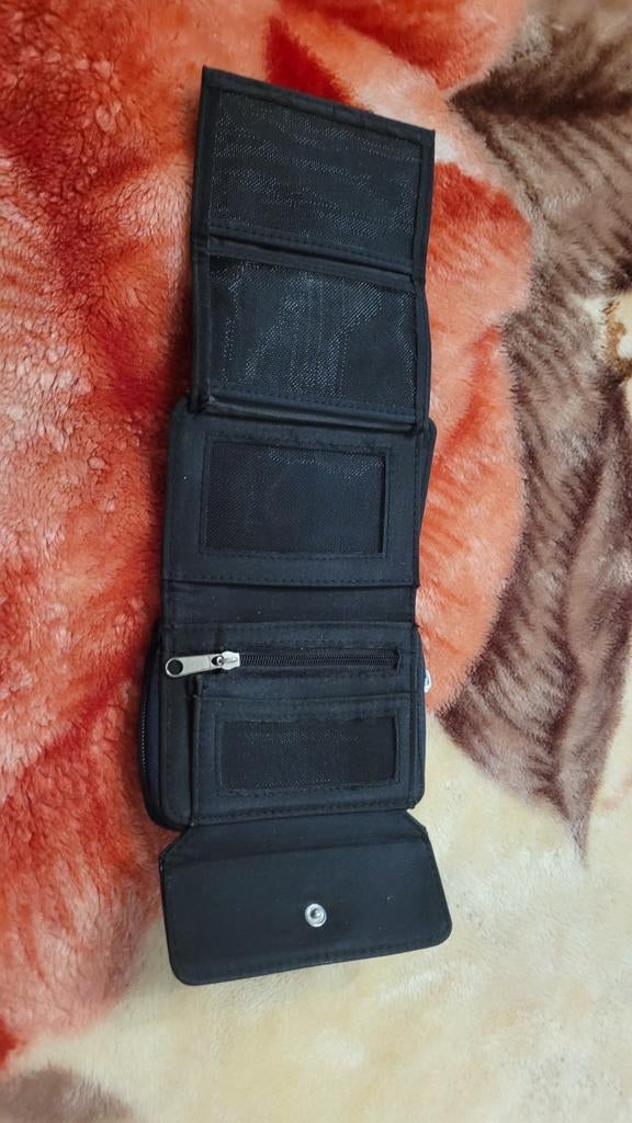 Portefeuille à donner., Bijoux, Sacs & Beauté, Enlèvement